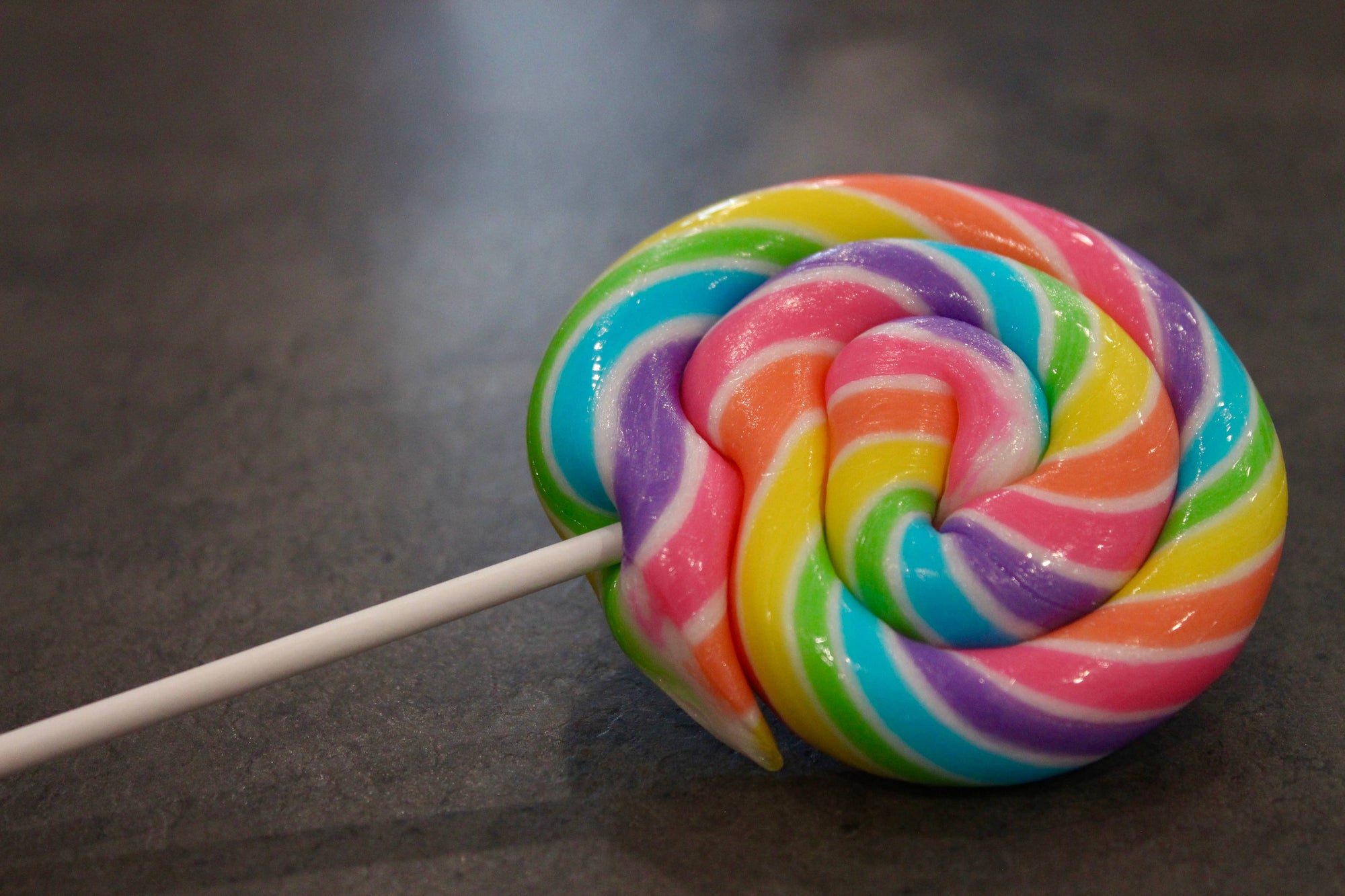 Handmade Whirl Lollipop: Raspberry Lemonade