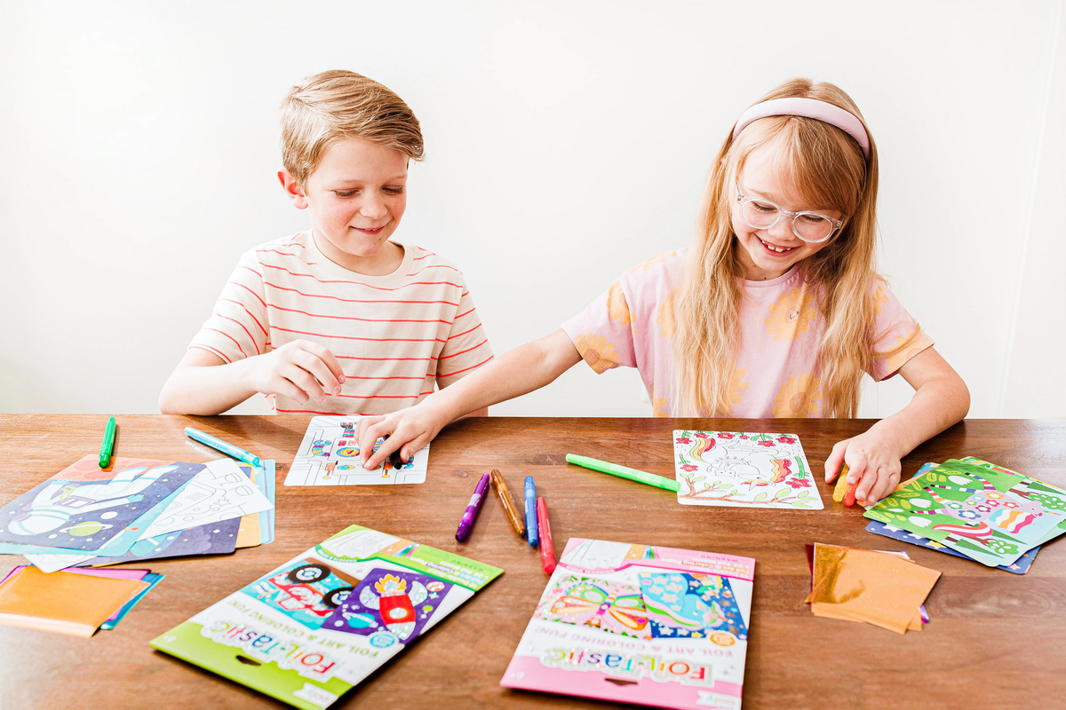 Foil-tastic Foil Art &amp; Coloring Set - Awesome Animals