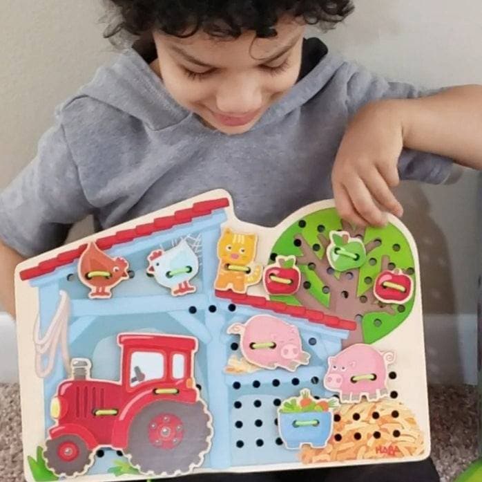 Farm Threading &amp; Lacing Game